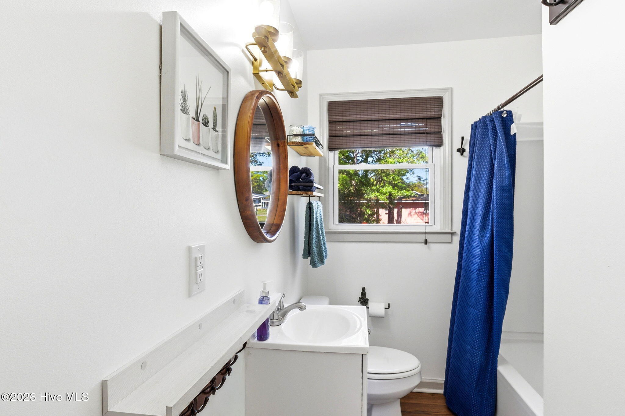 100569703 | Photo 17