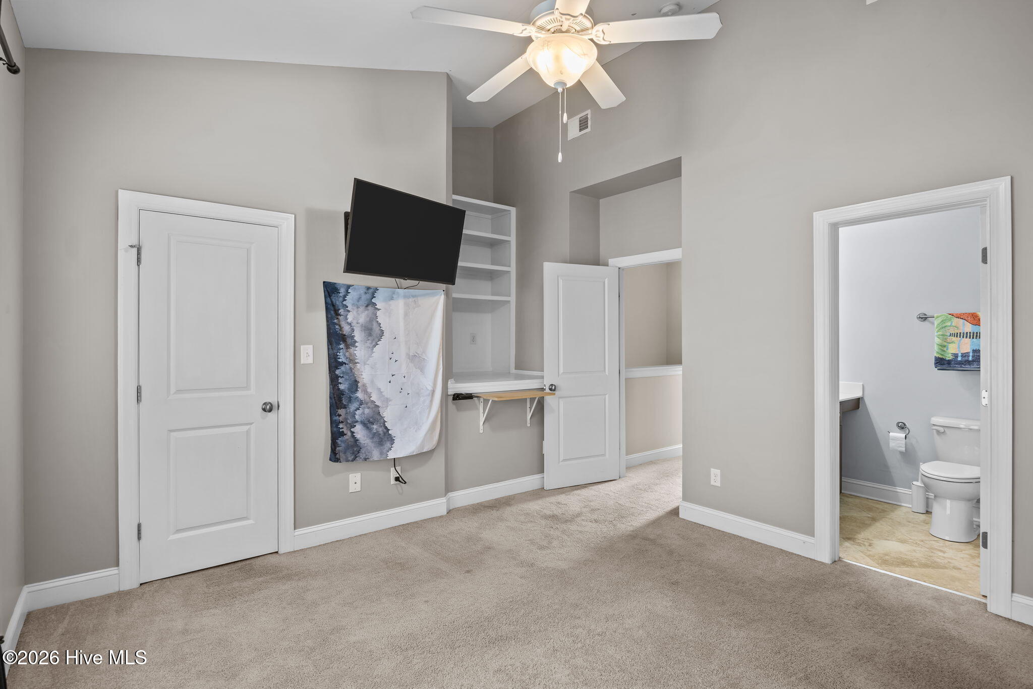 100560490 | Photo 14