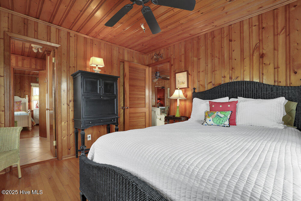 100524042 | Photo 25