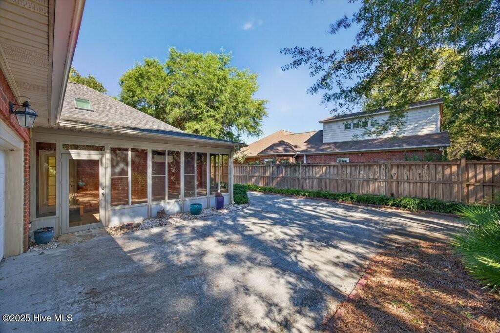 100535369 | Photo 46