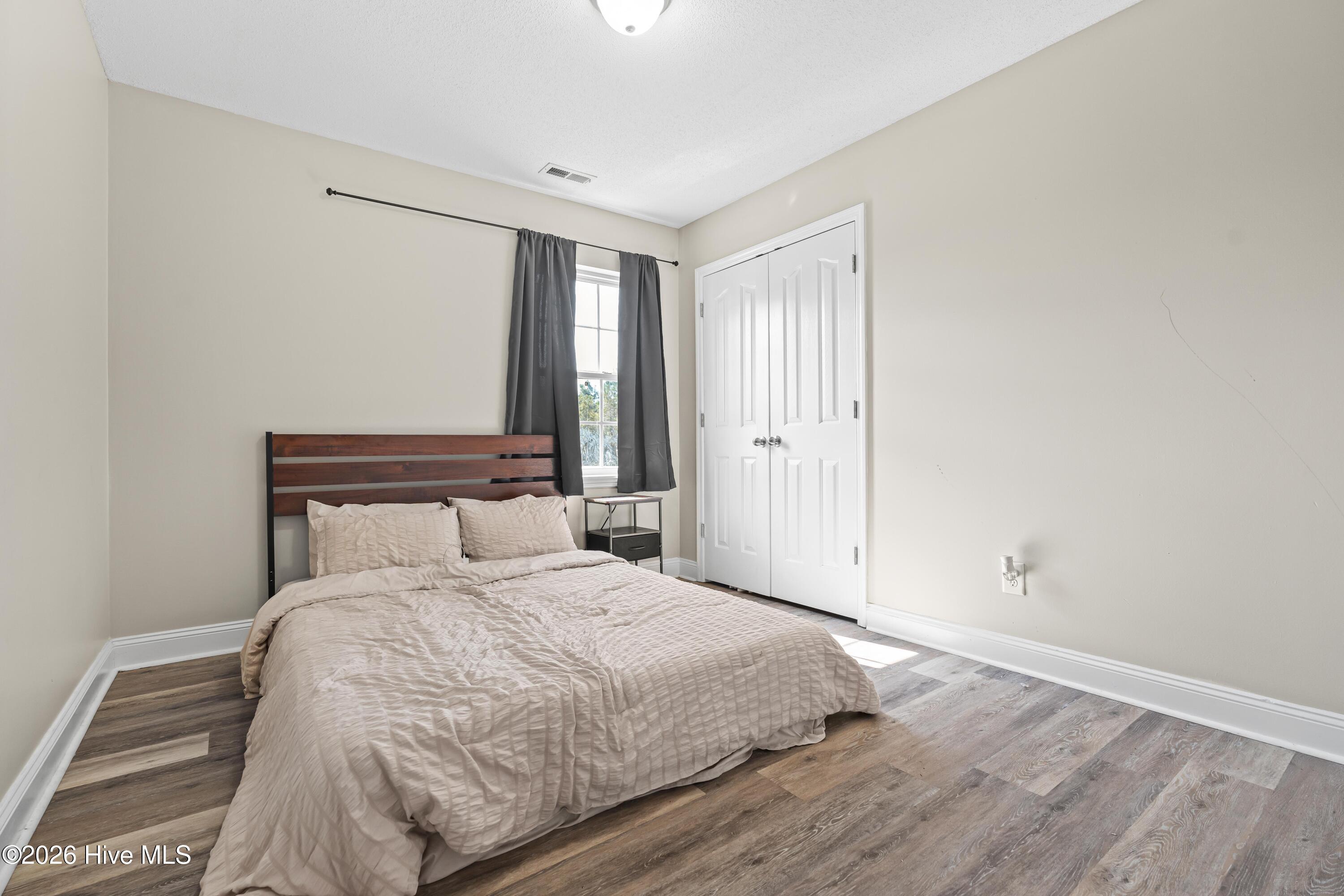 100558197 | Photo 14