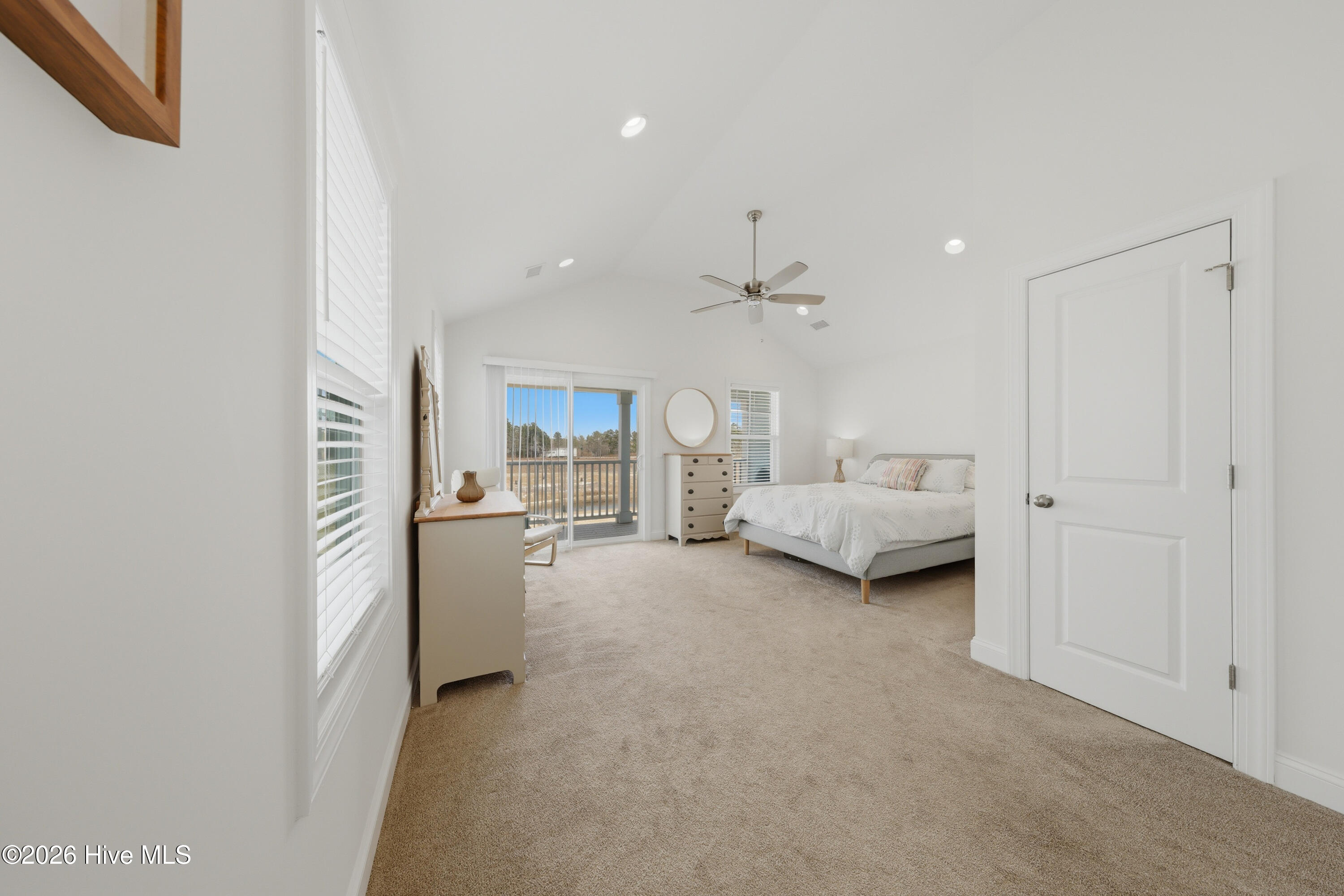 100558751 | Photo 22