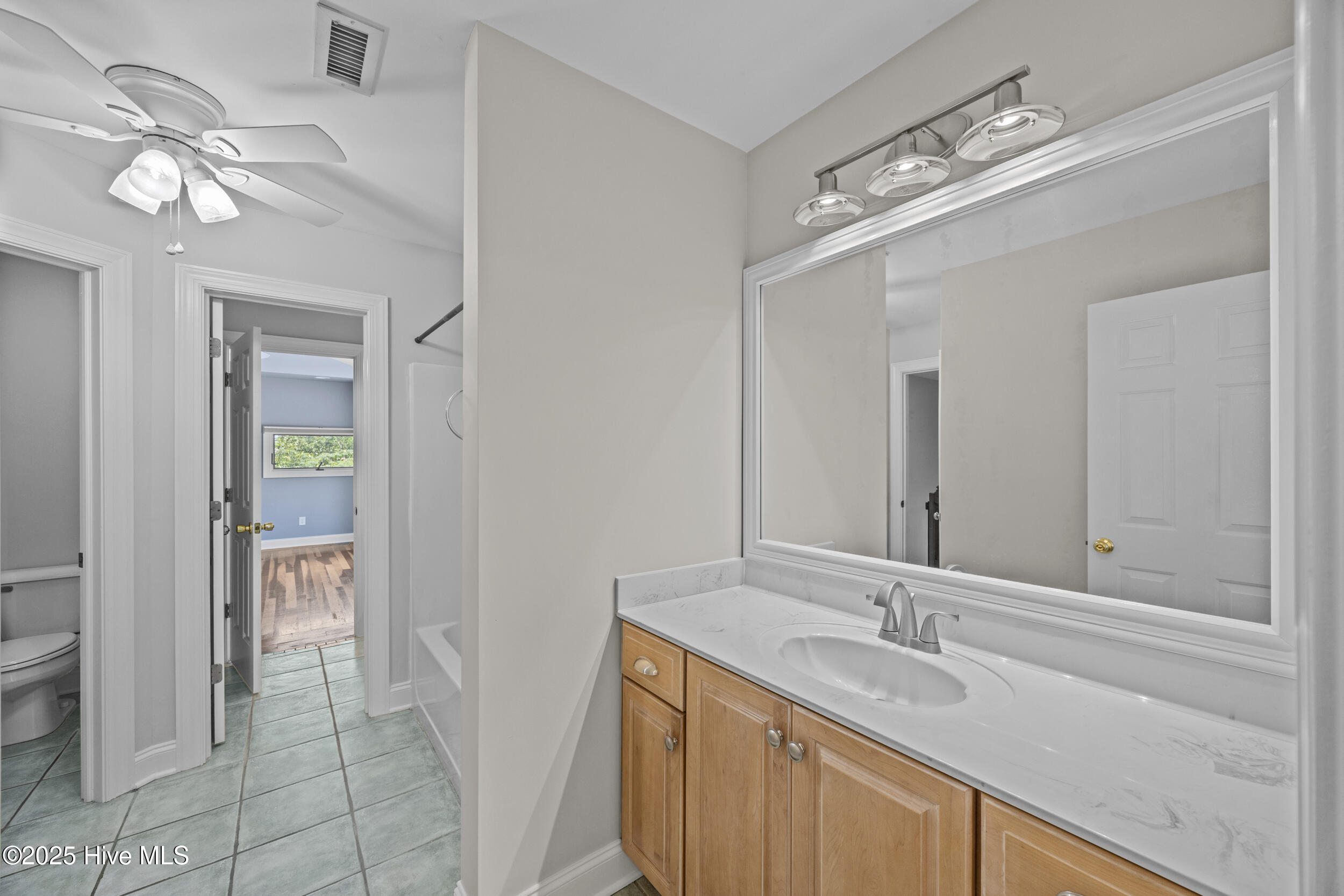 100519629 | Photo 54