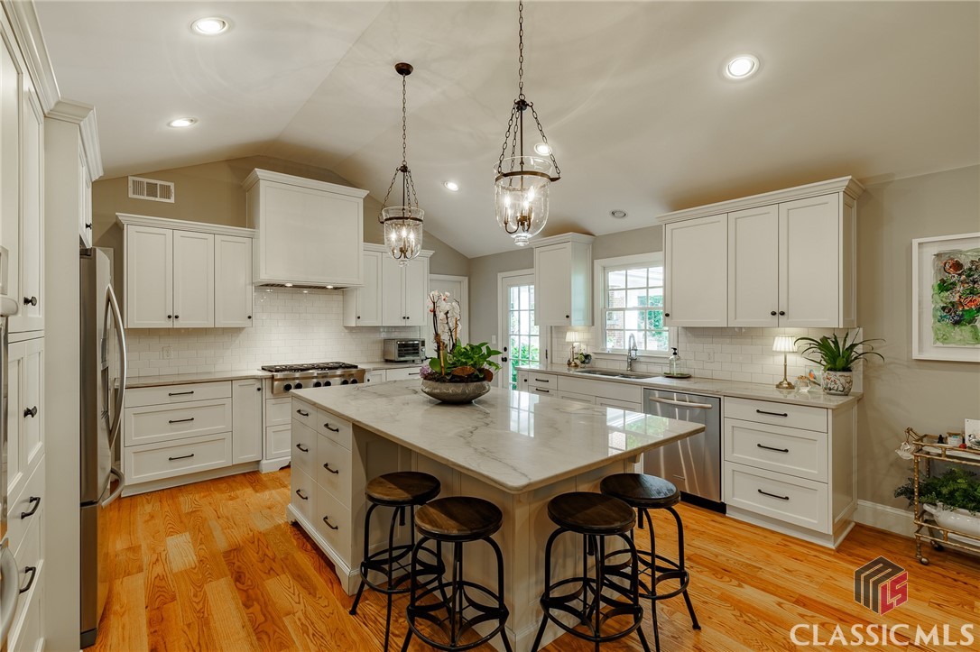 1060 Woodhollow Lane