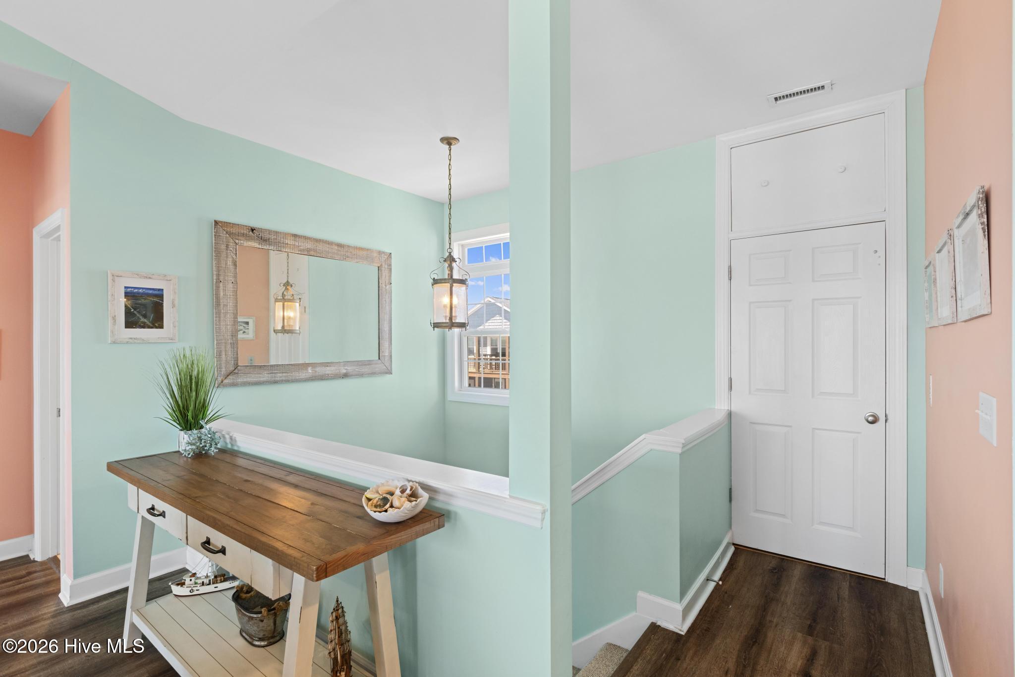 100562265 | Photo 17