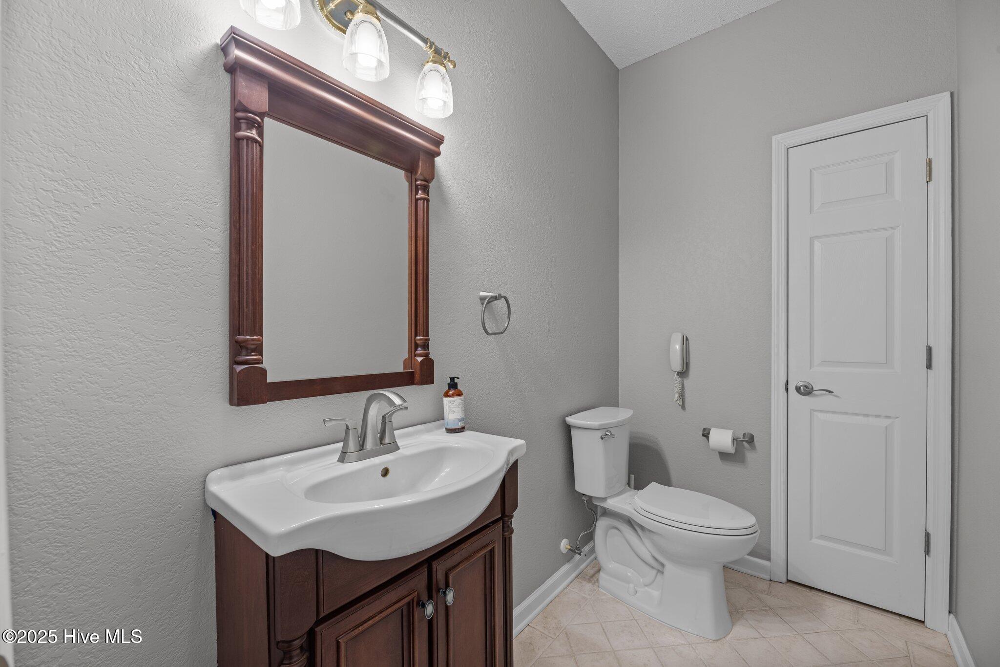 220 Shoreline Drive, New Bern, NC, 28562