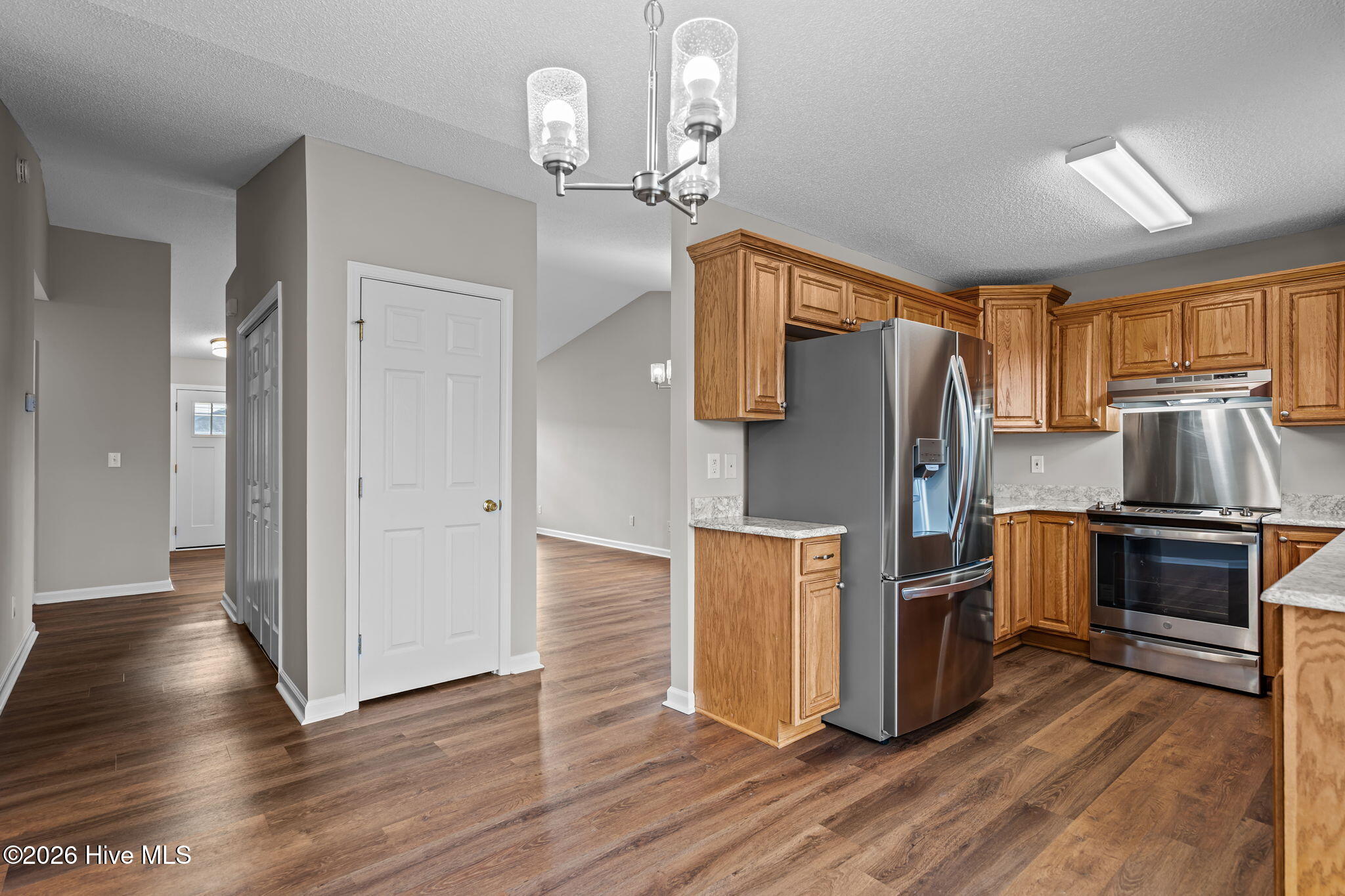 100548271 | Photo 13