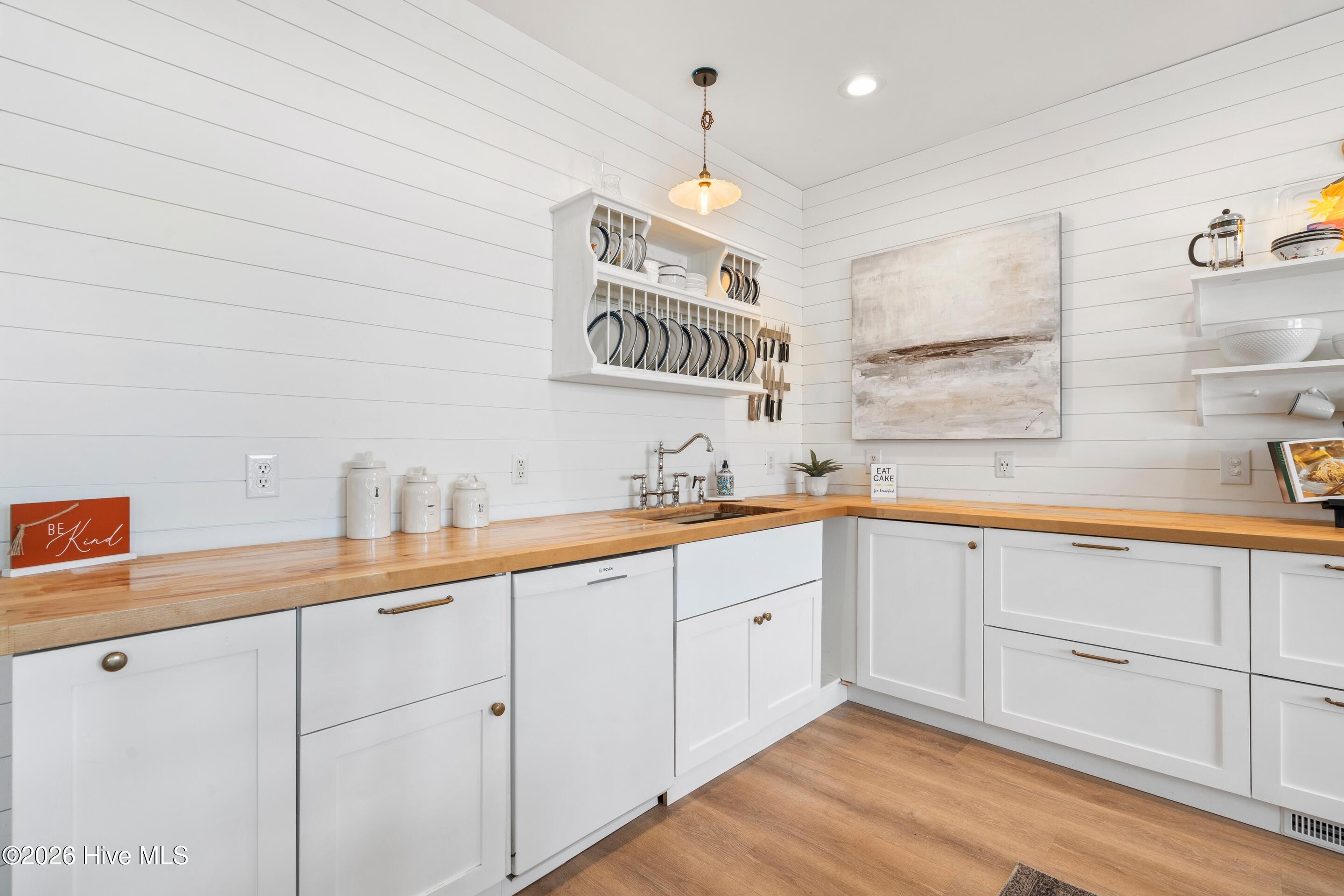 100549309 | Photo 19