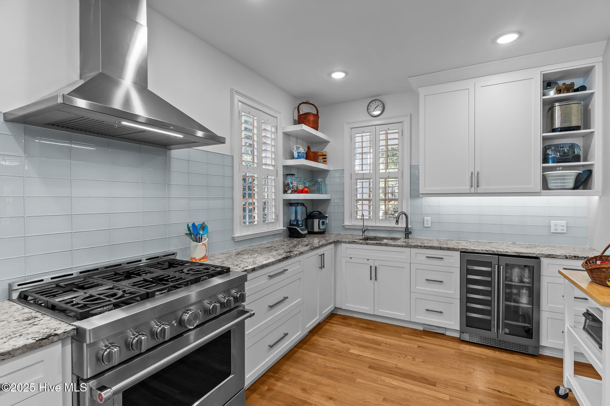 100538166 | Photo 22