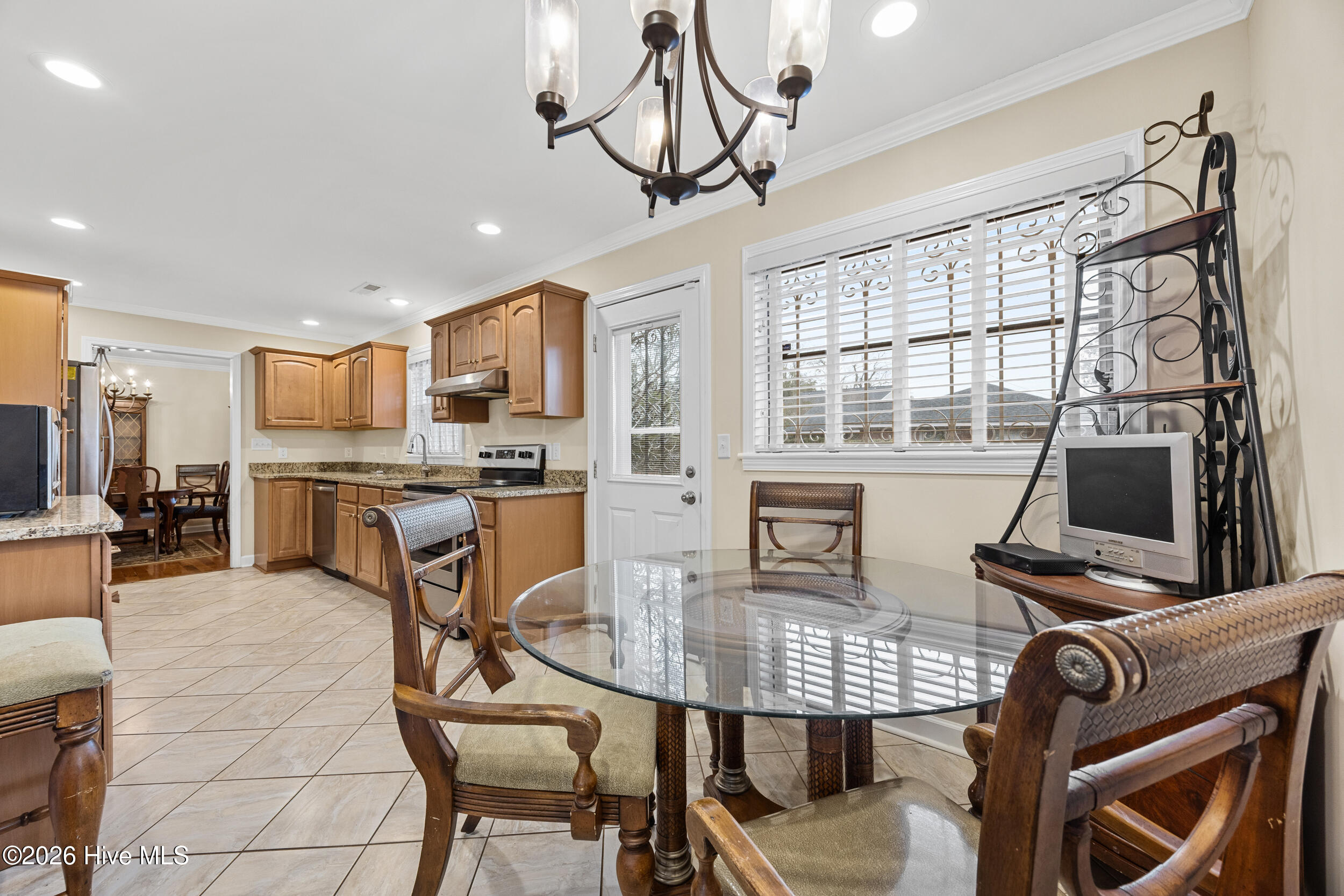 100554132 | Photo 18