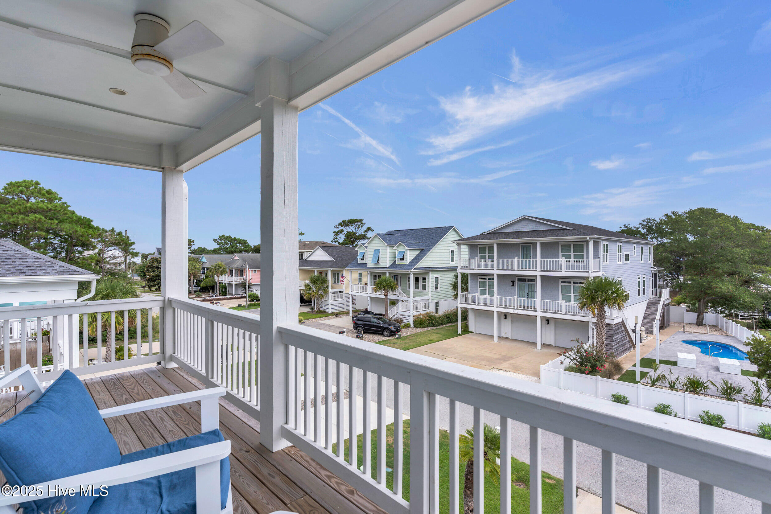 100565755 | Photo 37