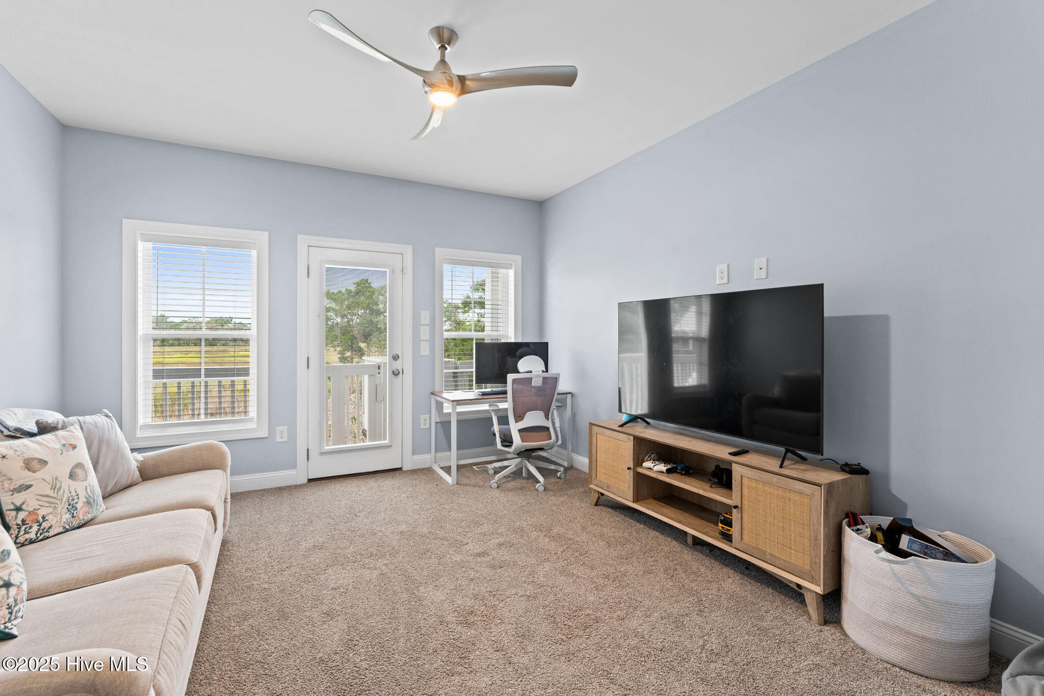 100532717 | Photo 24