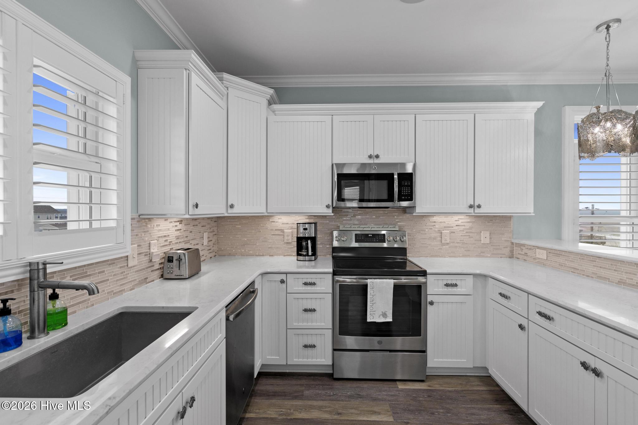 100553313 | Photo 15