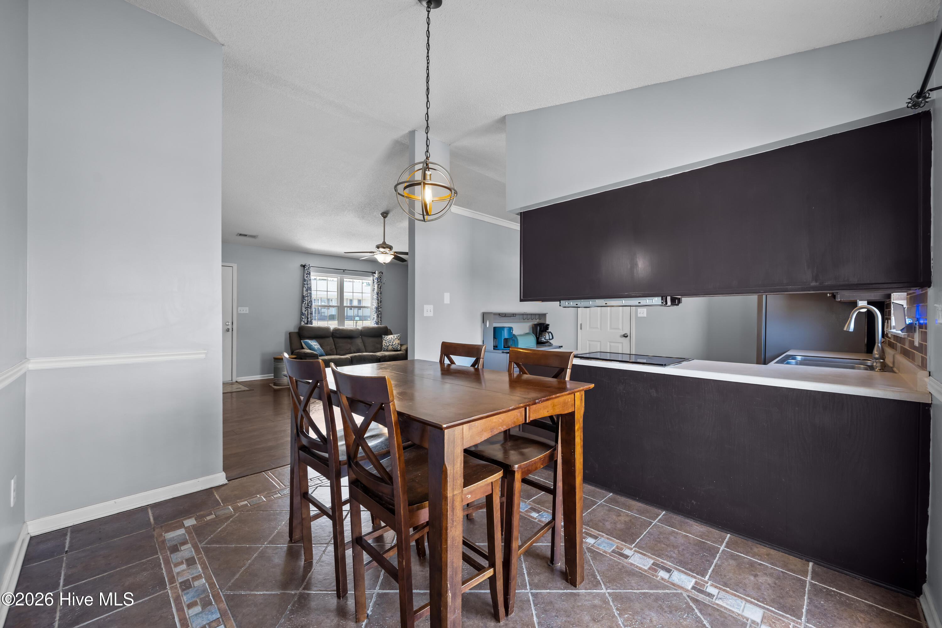 100556999 | Photo 15