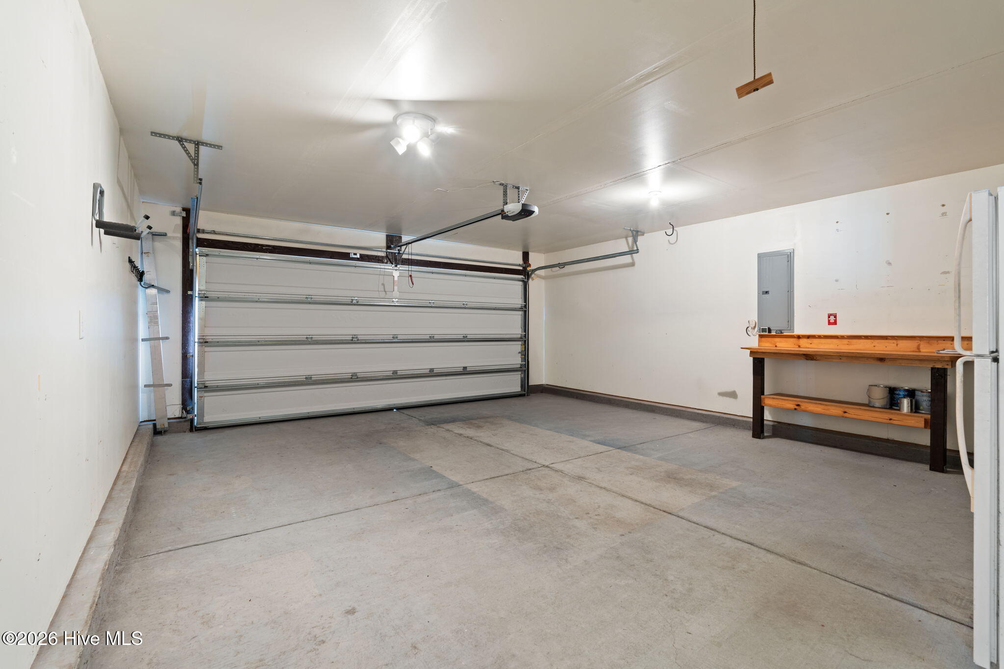 100565577 | Photo 36