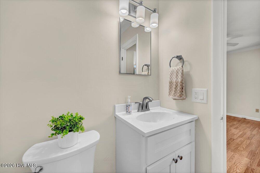 100564044 | Photo 14