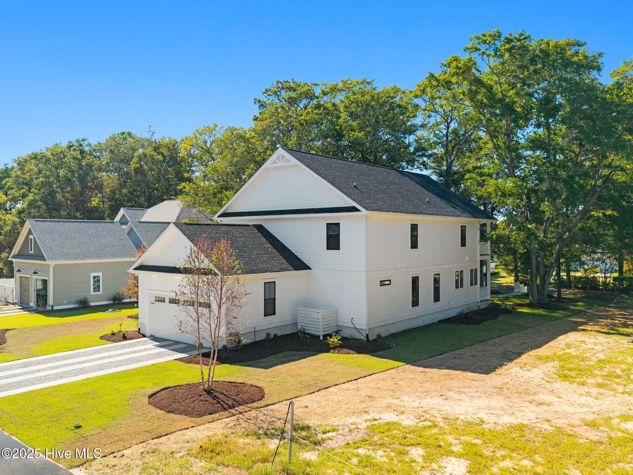 100529099 | Photo 40