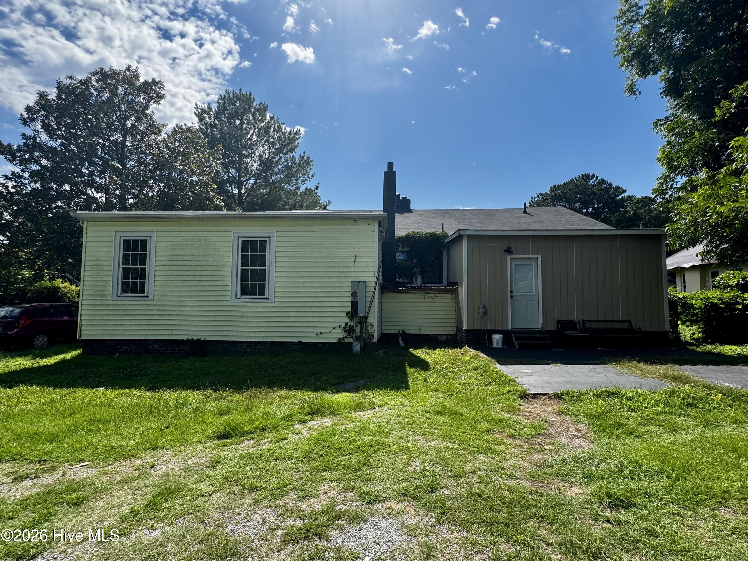 Exterior photo of 901 College Street, Kinston, NC 28501. MLS: 100578890