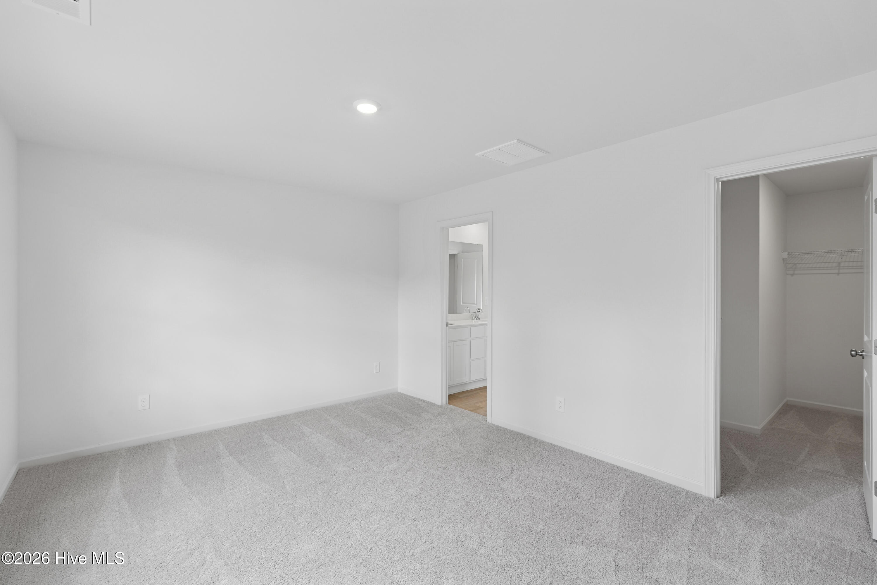 100534261 | Photo 10