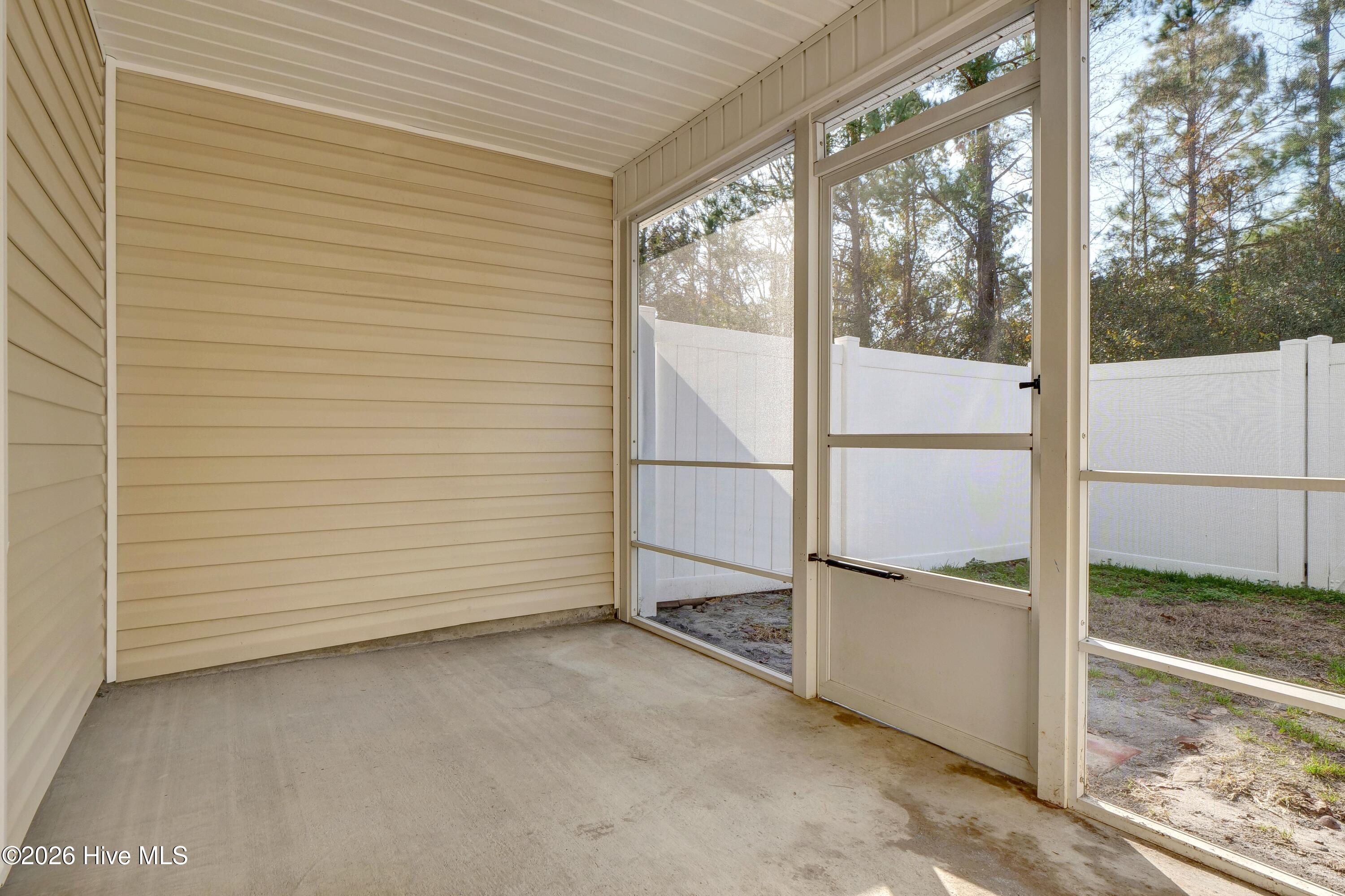 100550927 | Photo 21