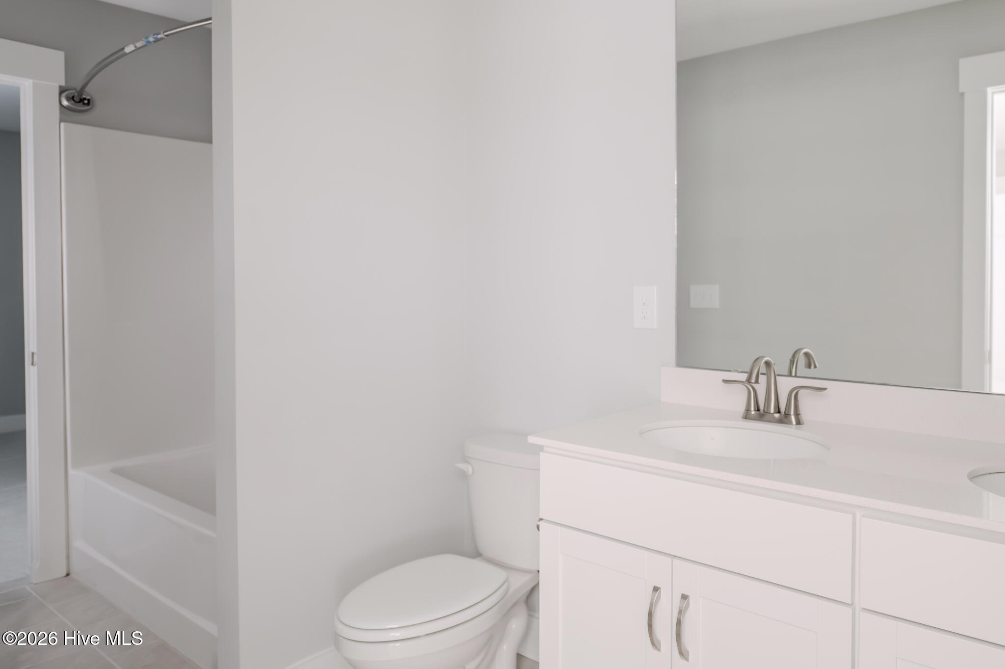 100567790 | Photo 50