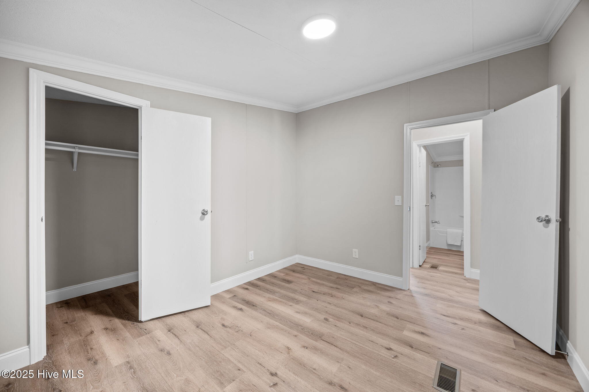 100546418 | Photo 28