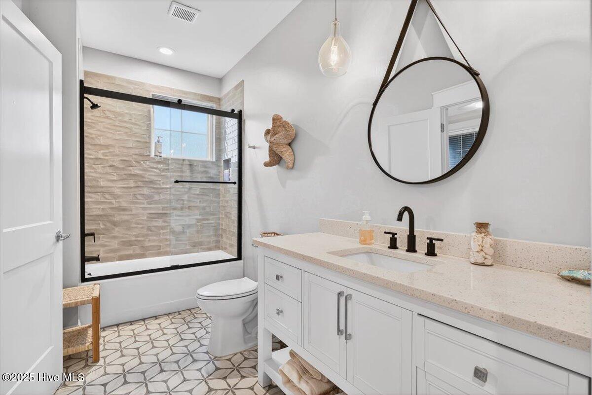 100544766 | Photo 23