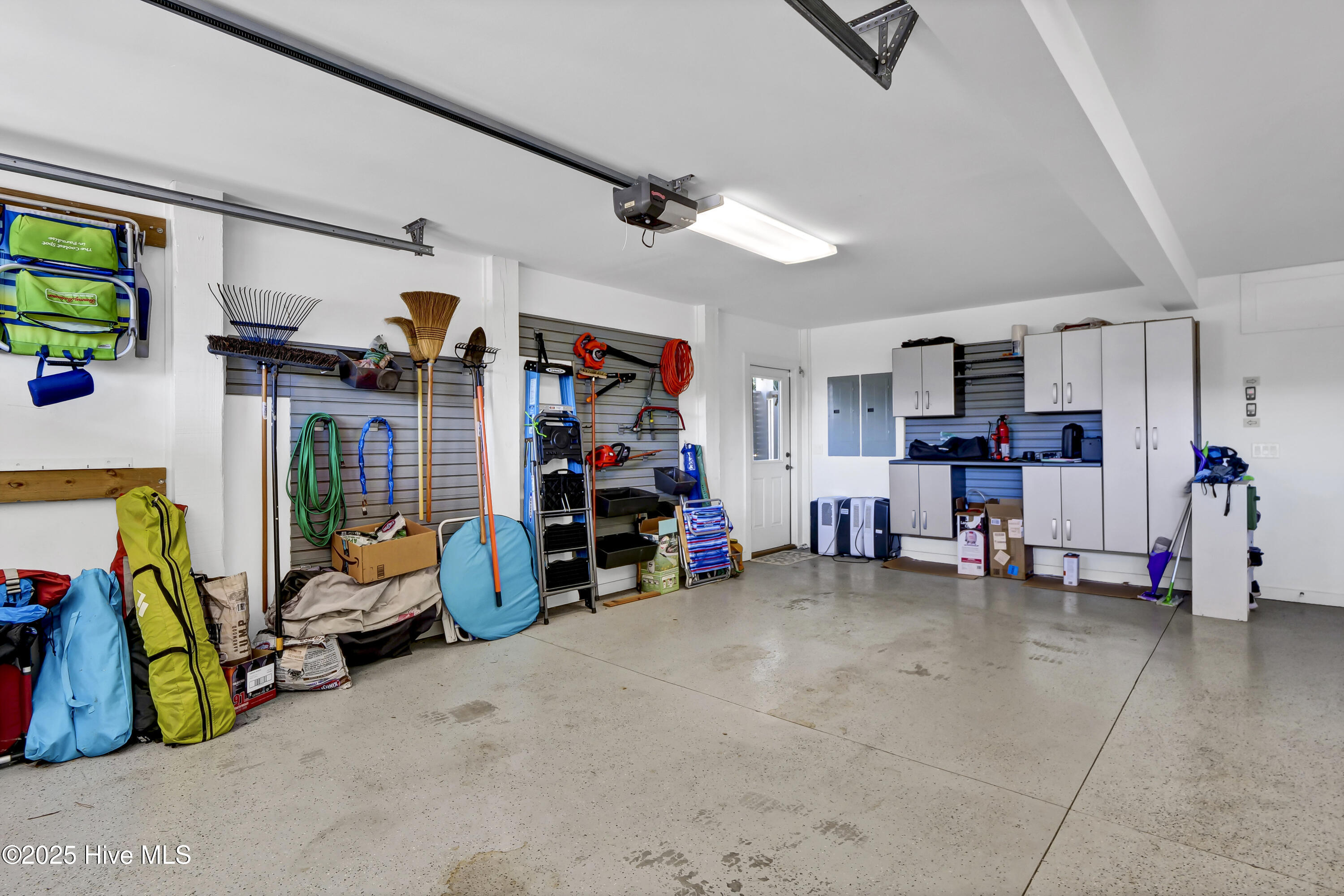 100553290 | Photo 30