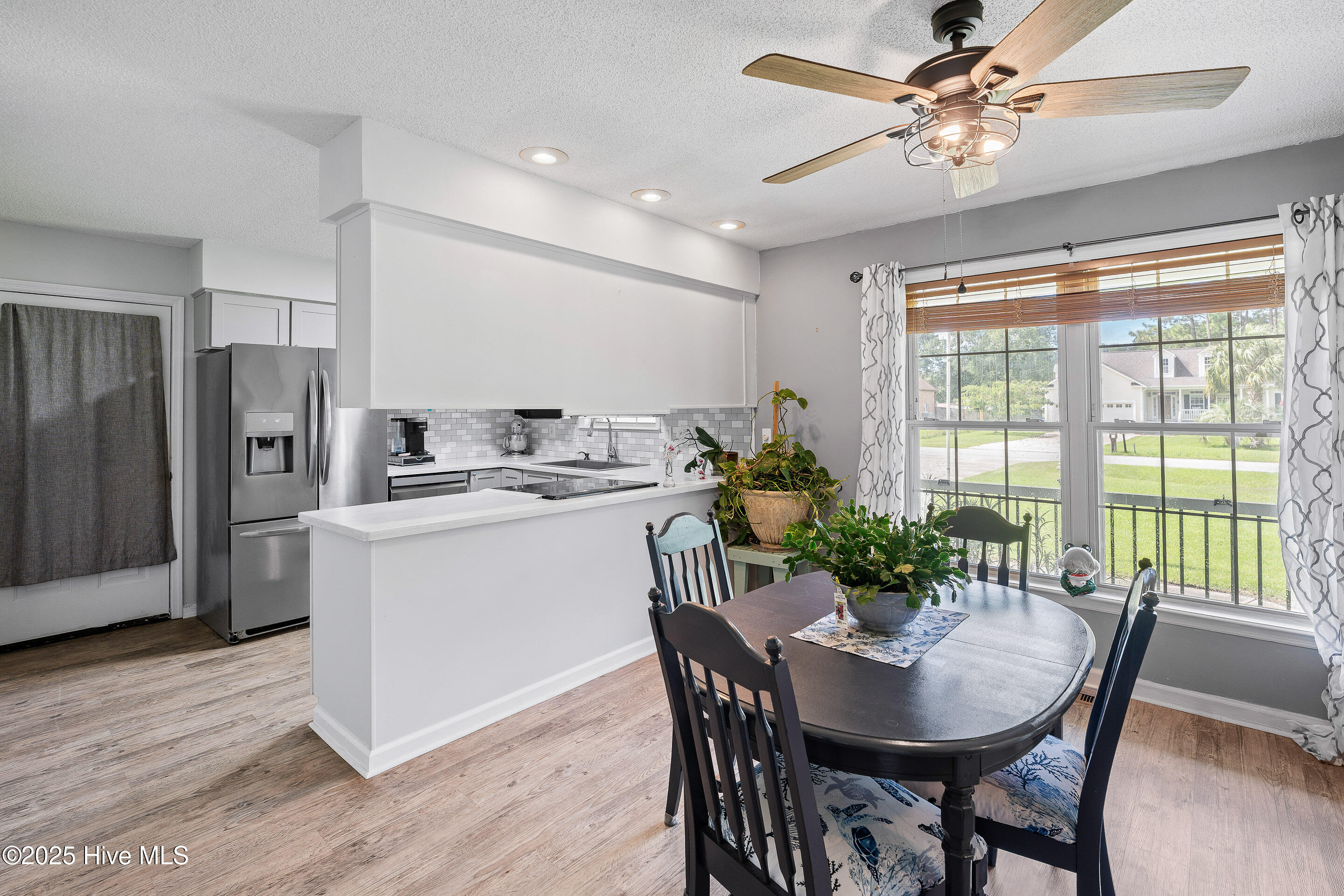 100523707 | Photo 13