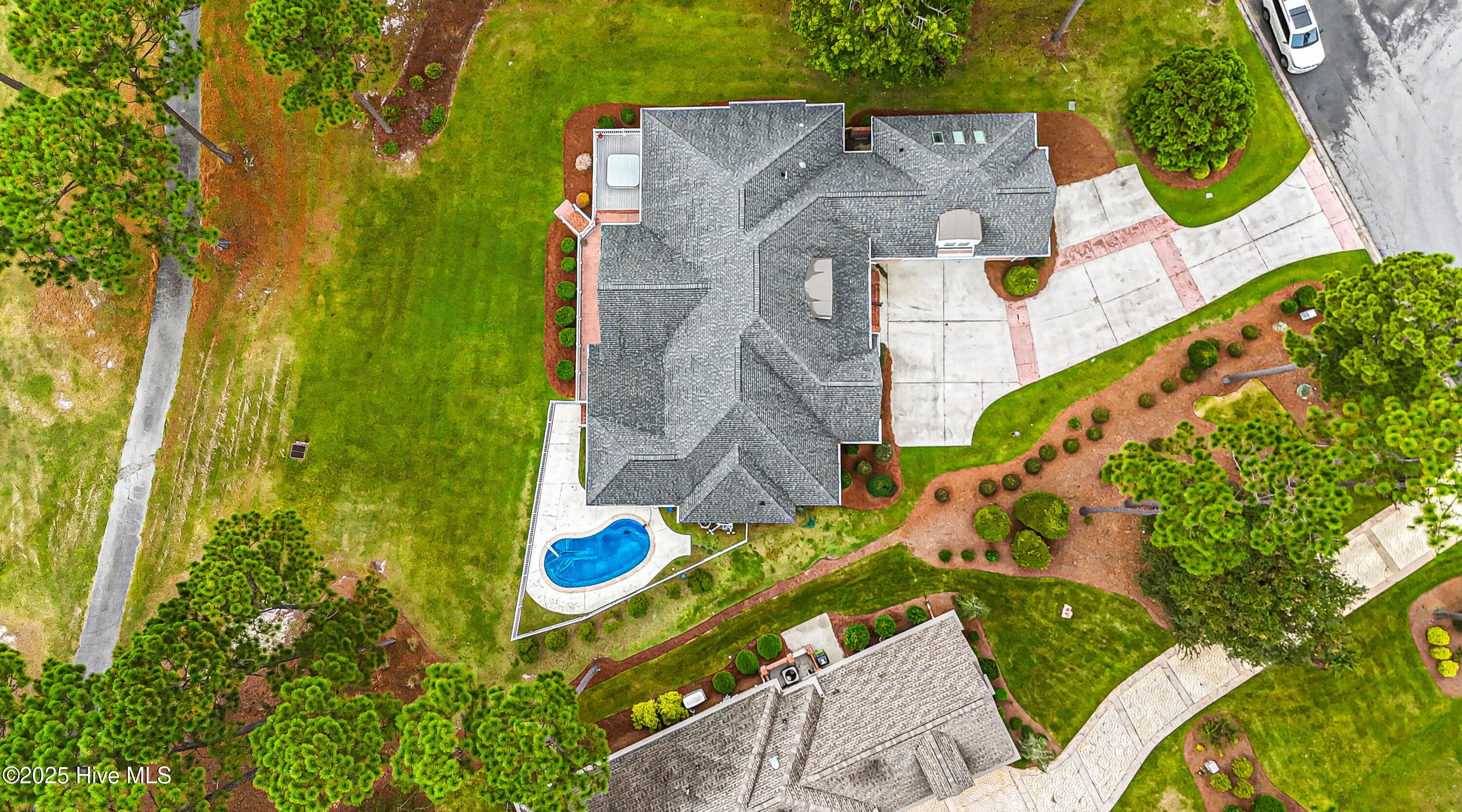 100530810 | Photo 66