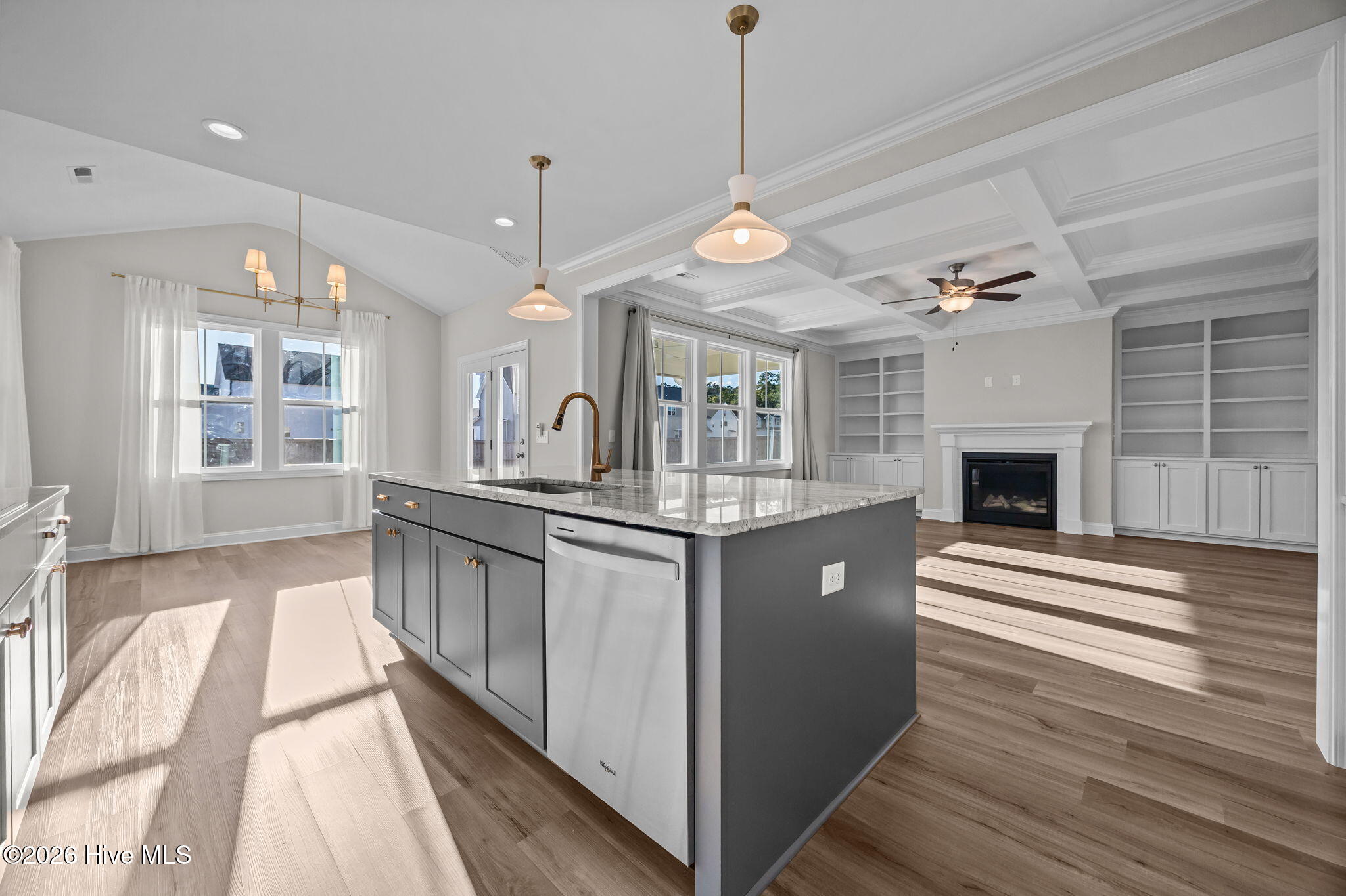 100550505 | Photo 26