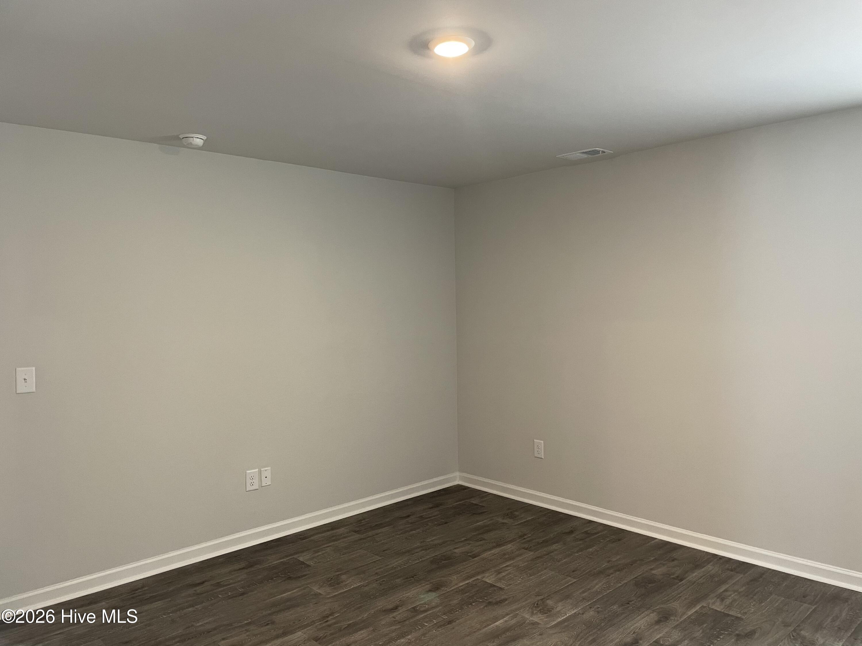 100560586 | Photo 27