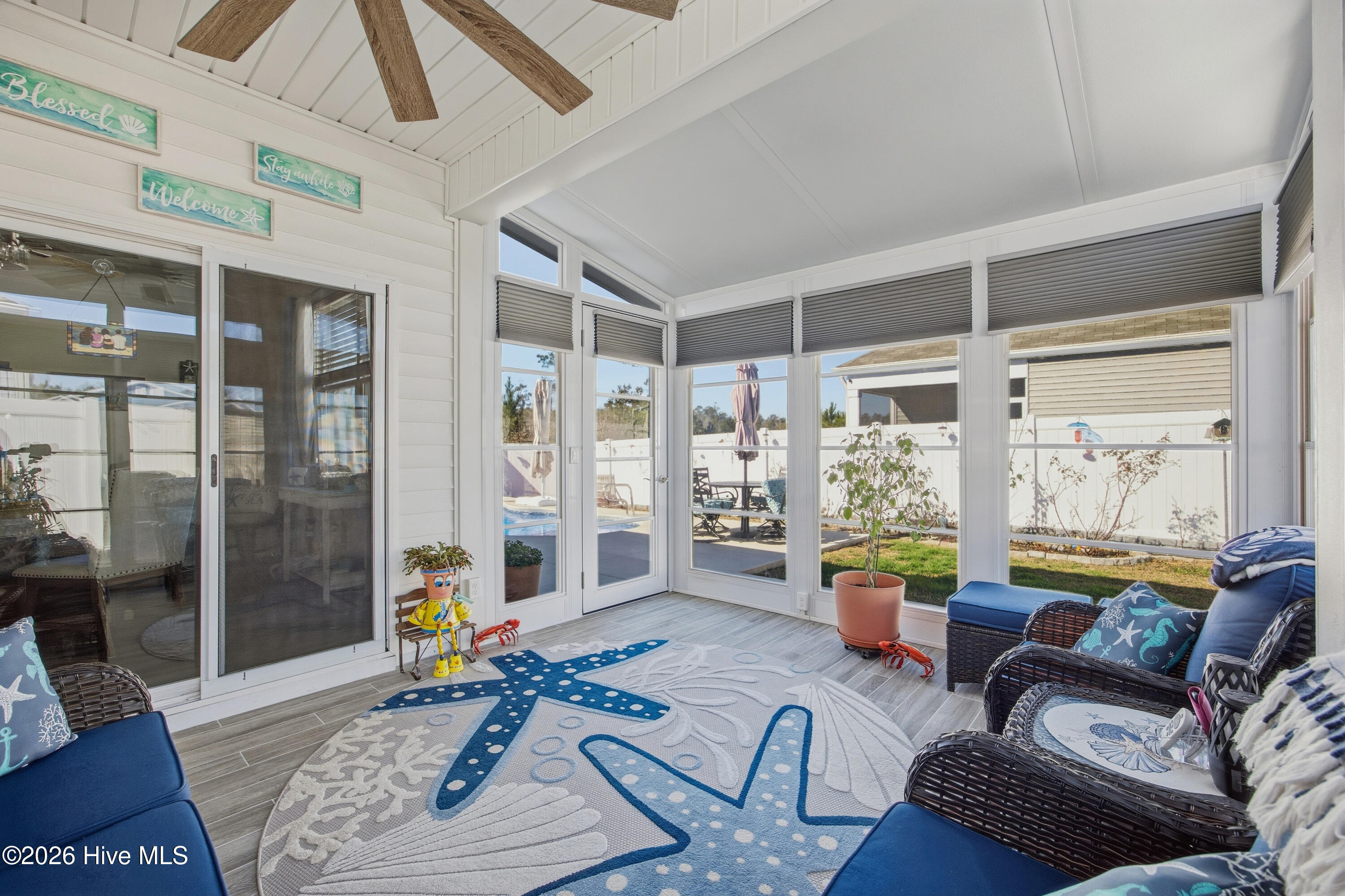 100550888 | Photo 42