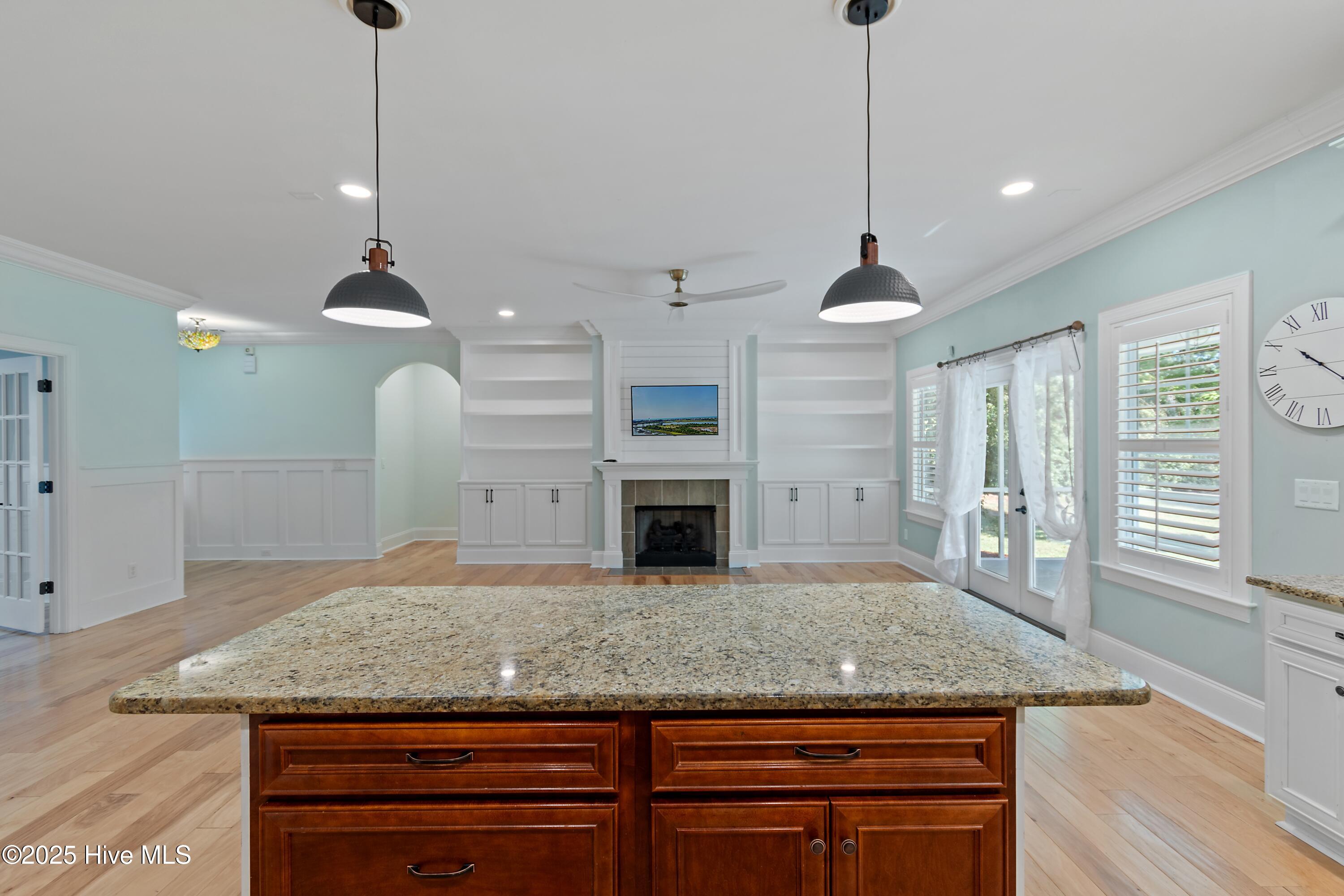 100534757 | Photo 14