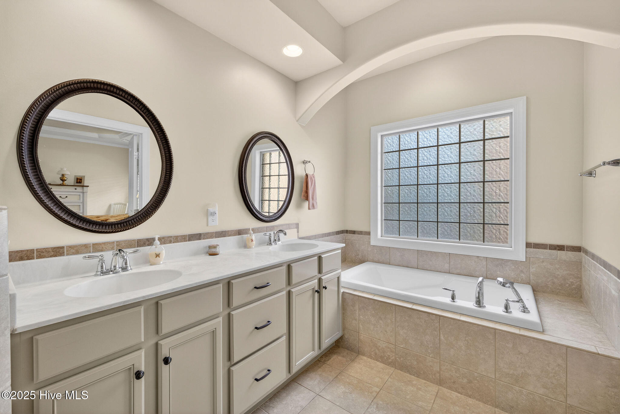 100544903 | Photo 26