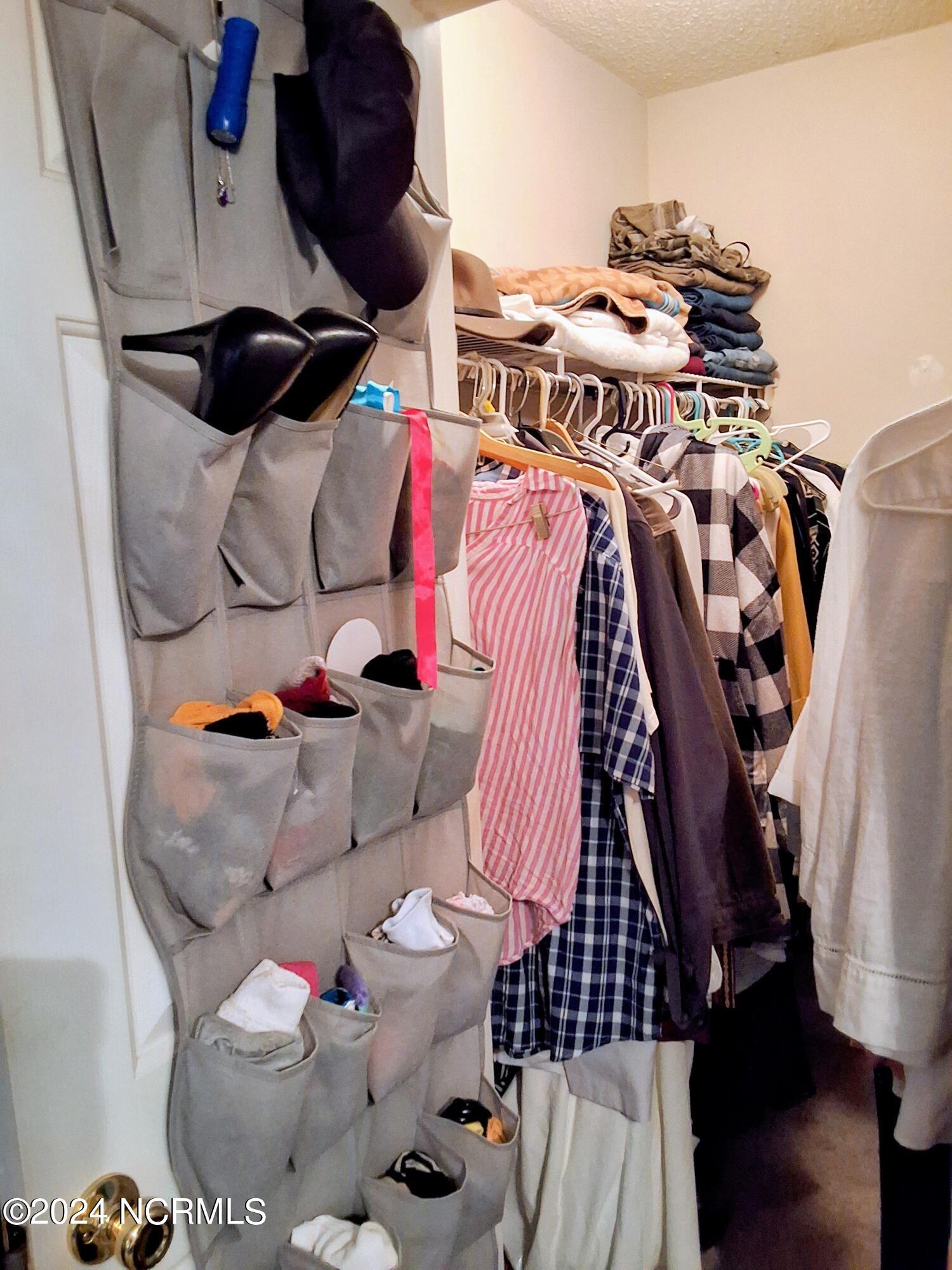 100463336 | Photo 37