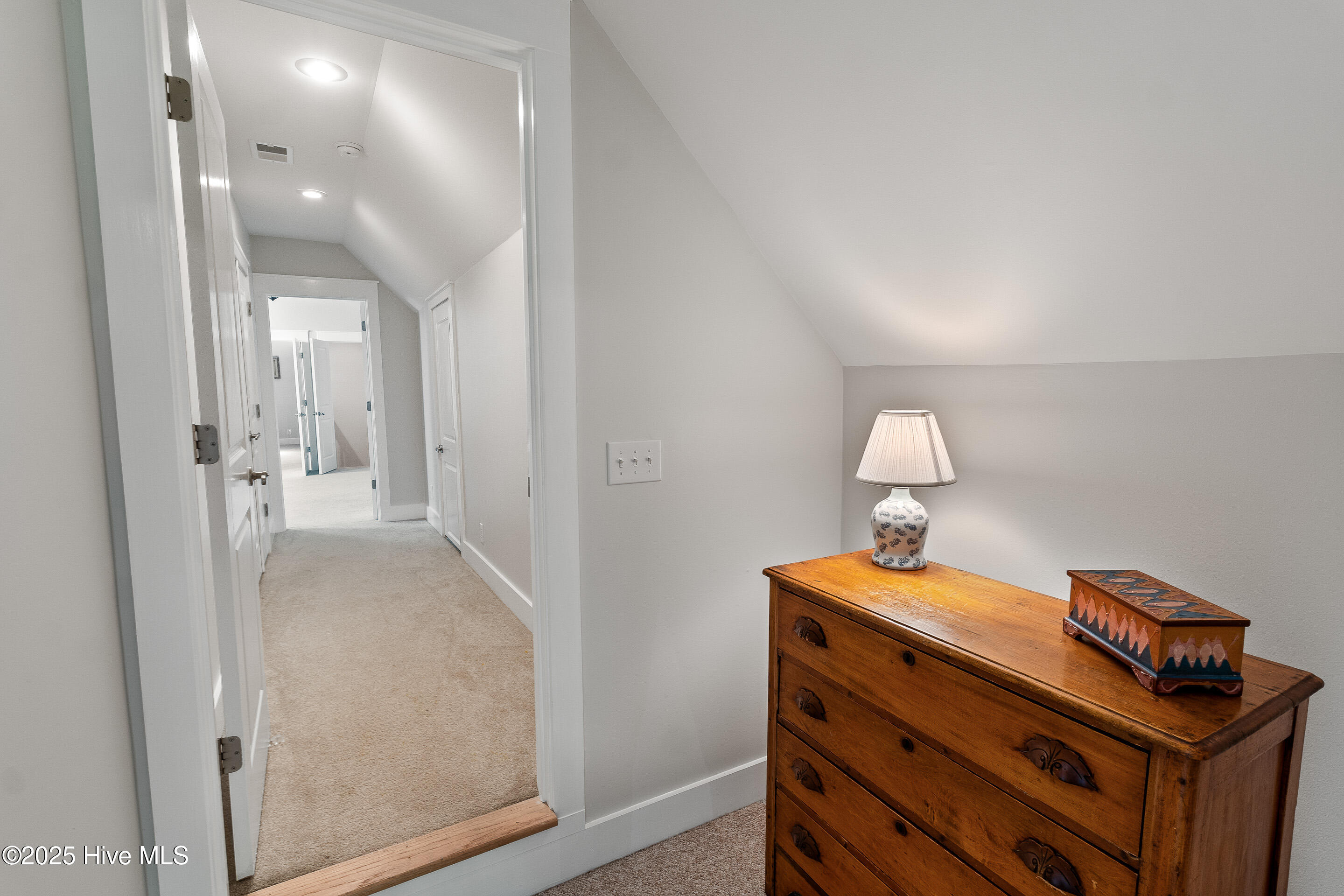 100505939 | Photo 44