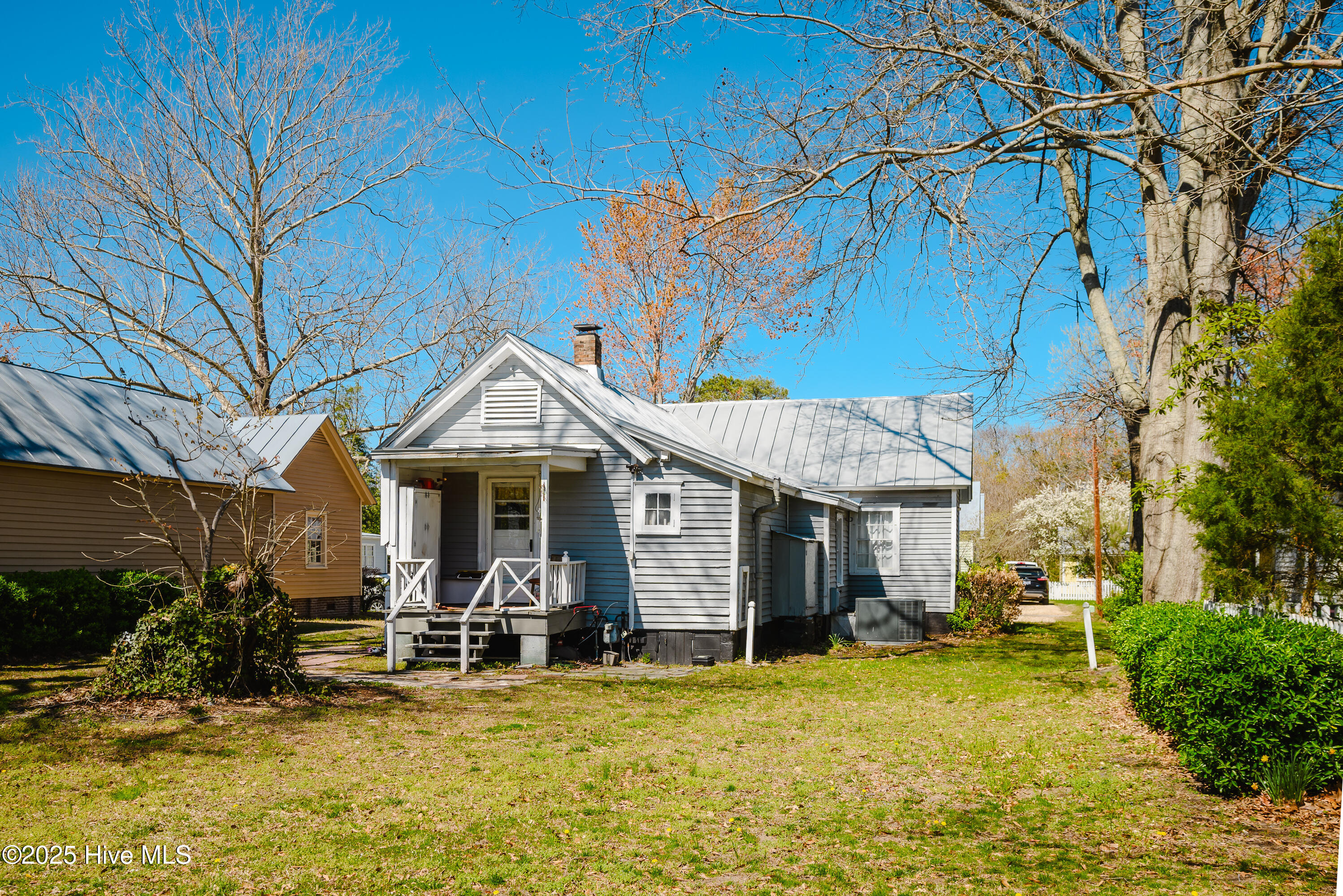 414 Phillips Street 1