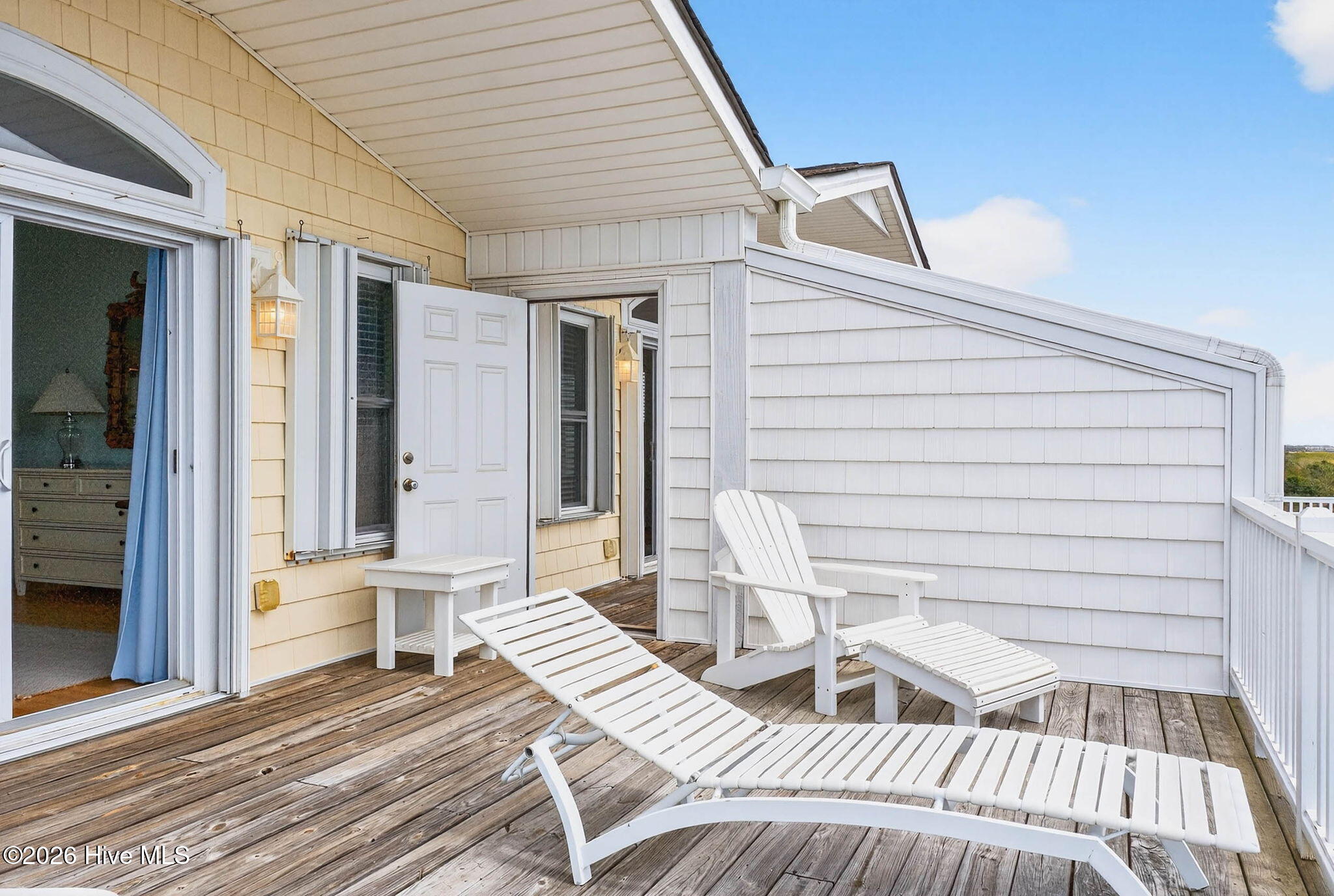 100563244 | Photo 12