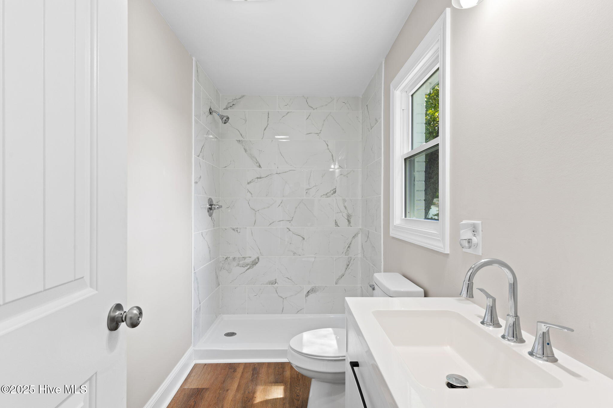 100533933 | Photo 28