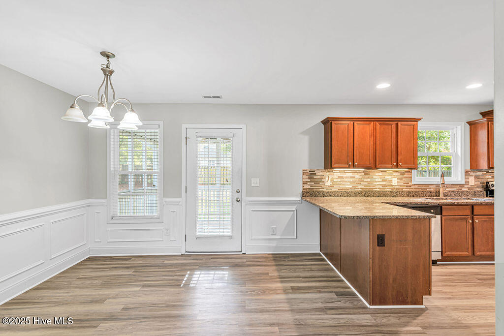 100535510 | Photo 13