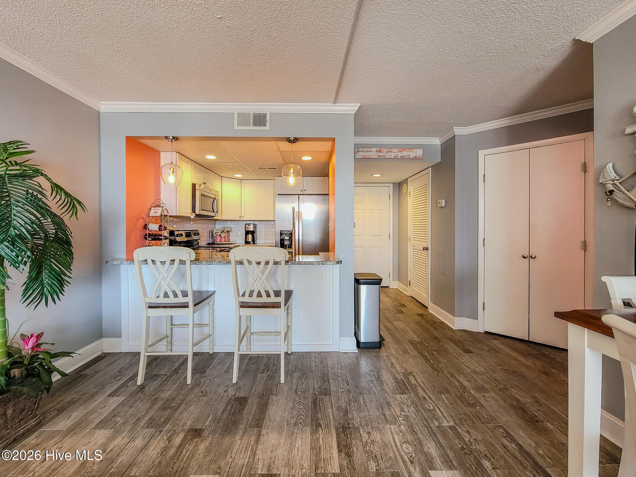 100559074 | Photo 26