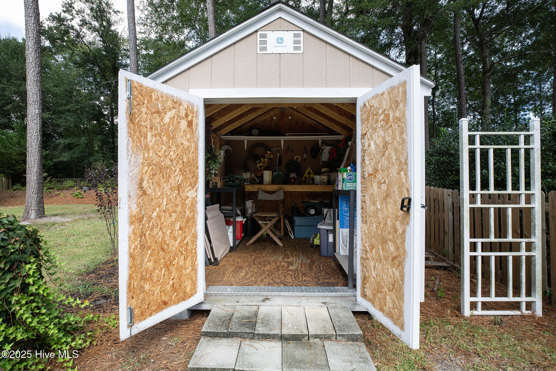 100525517 | Photo 53