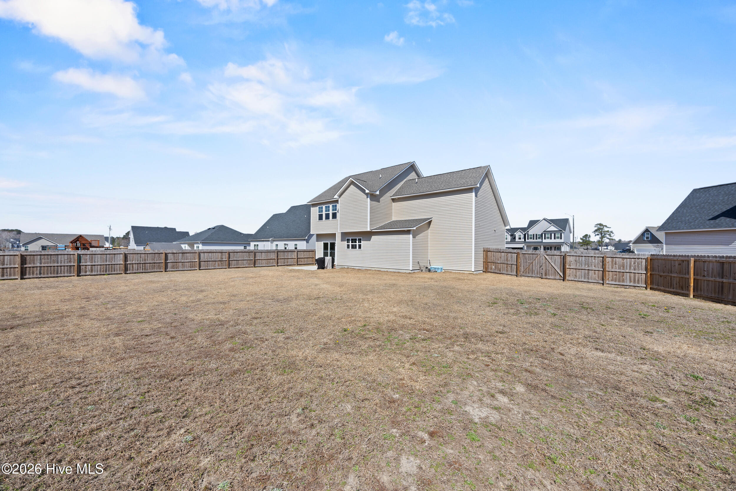 100558005 | Photo 41