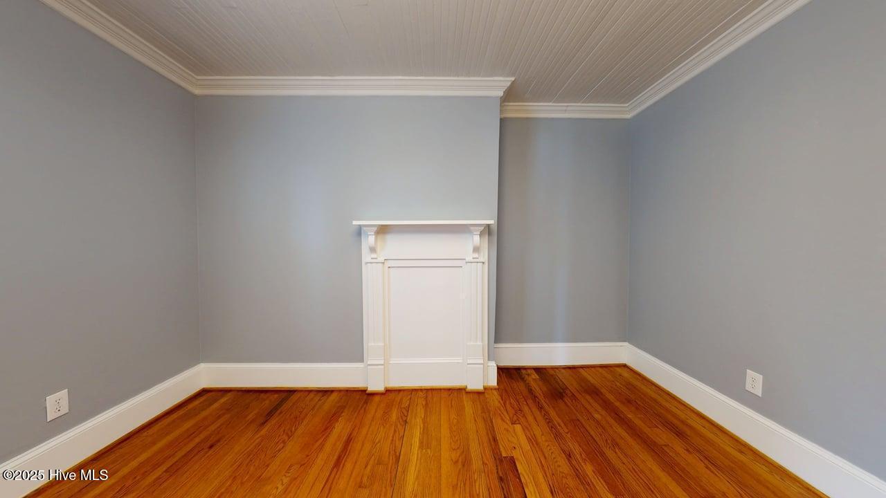 100502870 | Photo 27