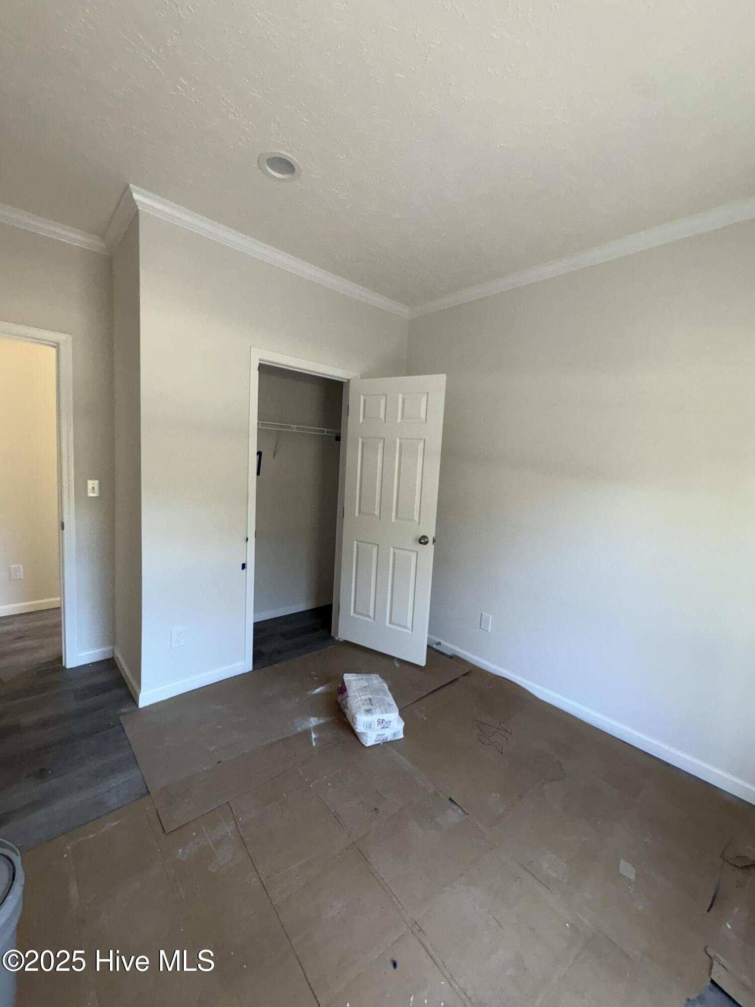 100532306 | Photo 15