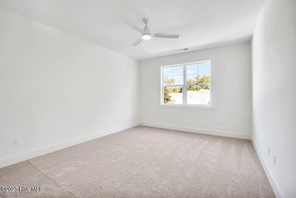 100516438 | Photo 33