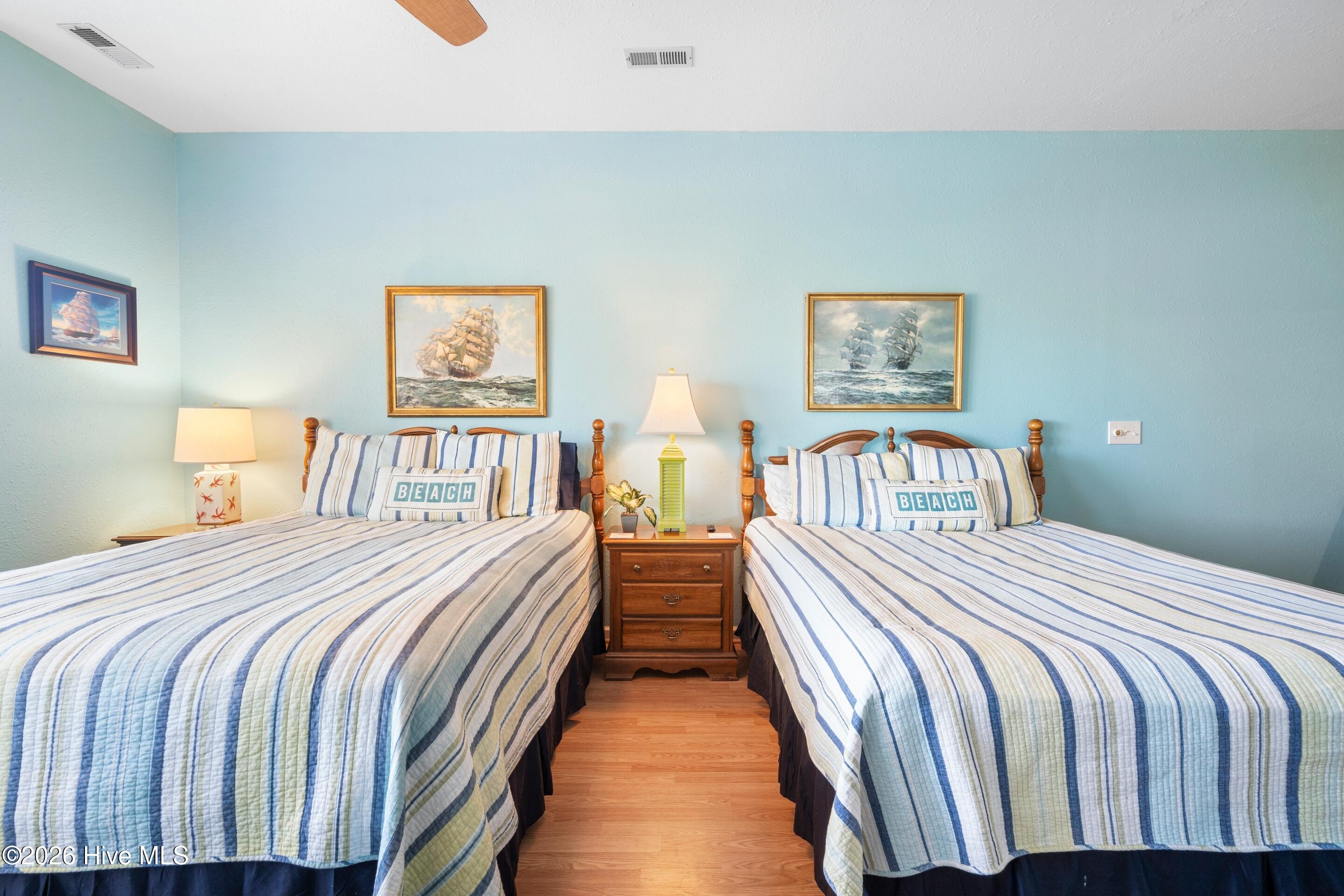 100548486 | Photo 41