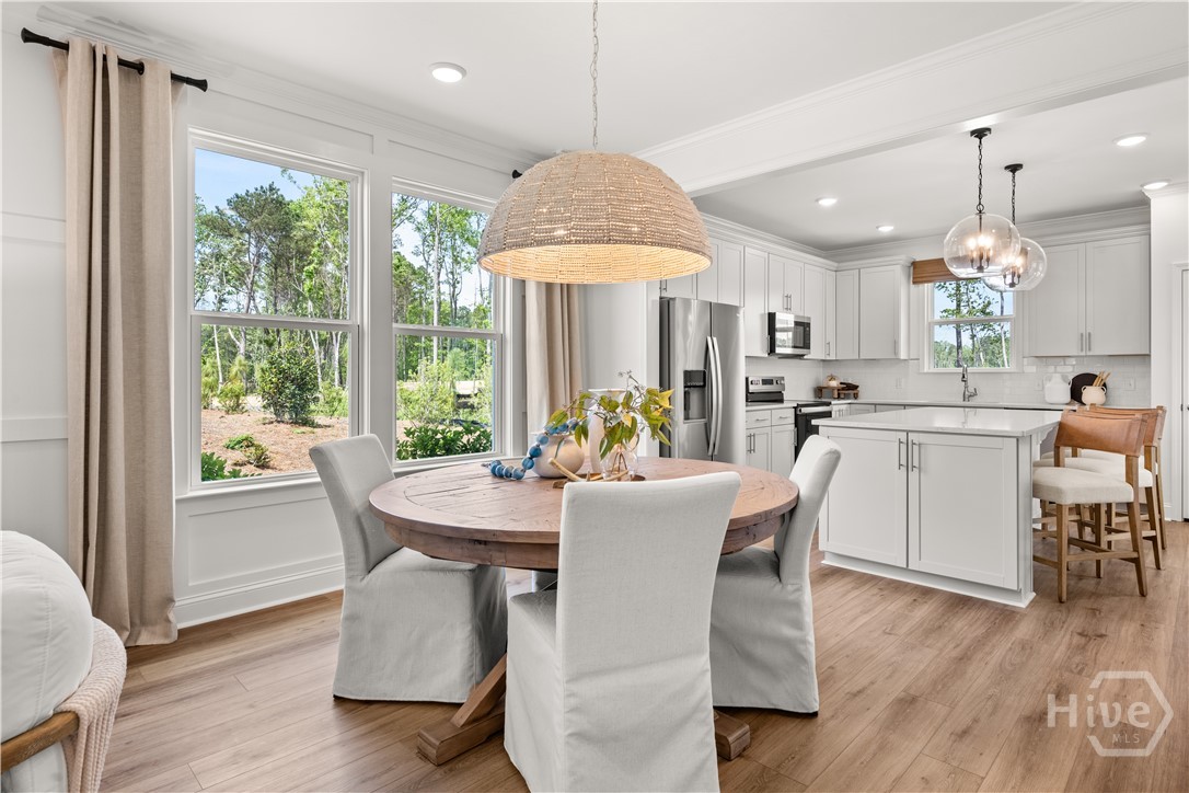 Pictures, photographs, colors, features, and sizes are for illustration purposes only and will vary from the homes as built.
