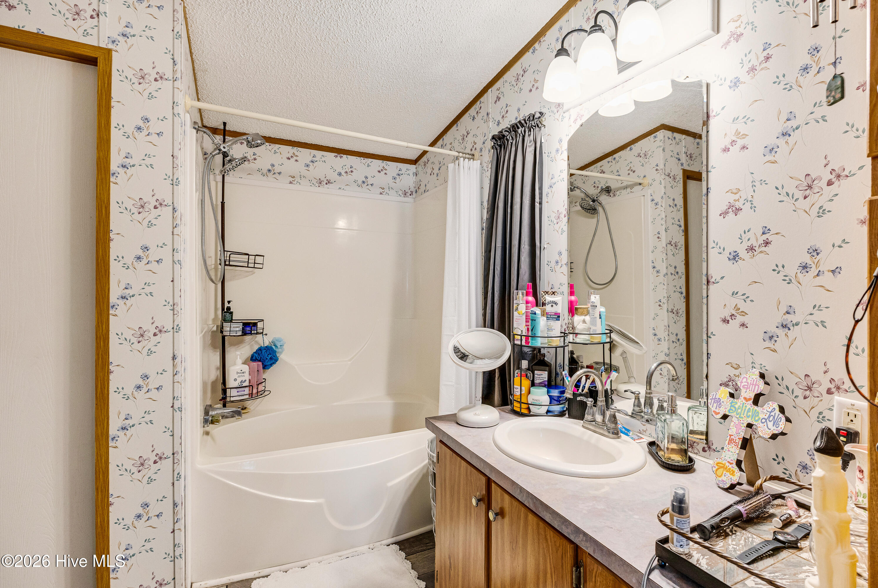 100586401 | Photo 17